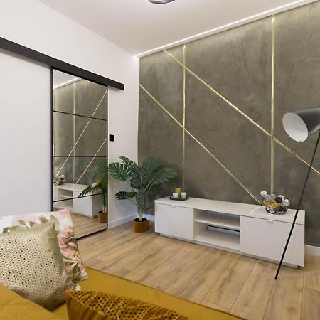 Klimatyczny Apartament Wroclawska Appartement Bytom Buitenkant foto