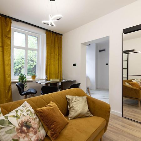 Klimatyczny Apartament Wroclawska Appartement Bytom Buitenkant foto
